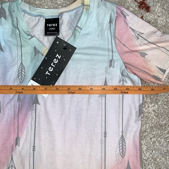 NWT- Zara- Terez- Multicolor Pastel Arrow V-Neck Tee- Sz Large (Fits like S/M) - Picture 6 of 7